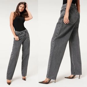 Good American ‘90s High Waisted Relaxed Jeans Y2K